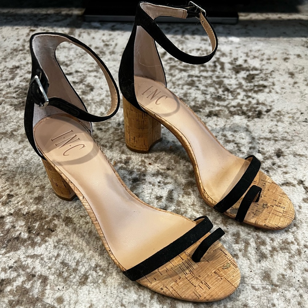 International Concepts INC black suede strappy block cork heel sandals size 8.5